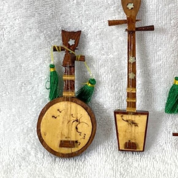 Vintage Chinese carved wood miniature instruments, set of four. - Picture 2 of 5